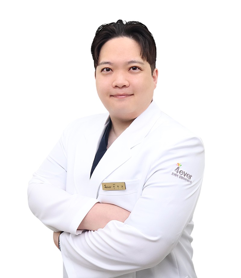 Dr. Lee Hyun-kyu, Clinic Director