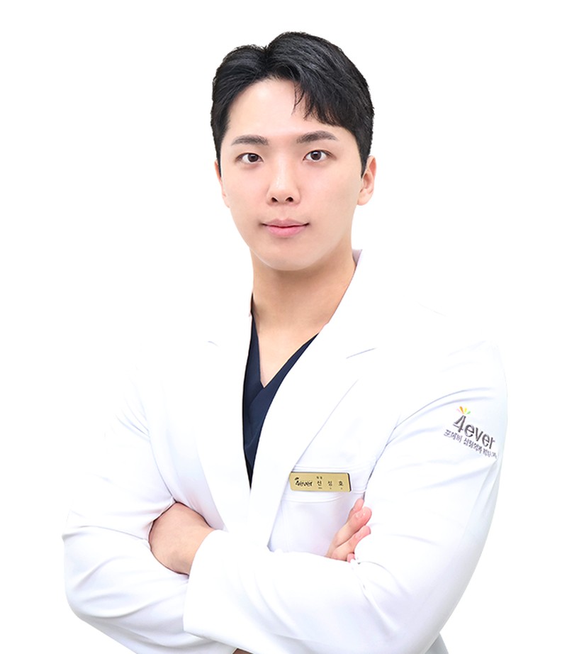 Dr. Shin Seong-ho, Clinic Director